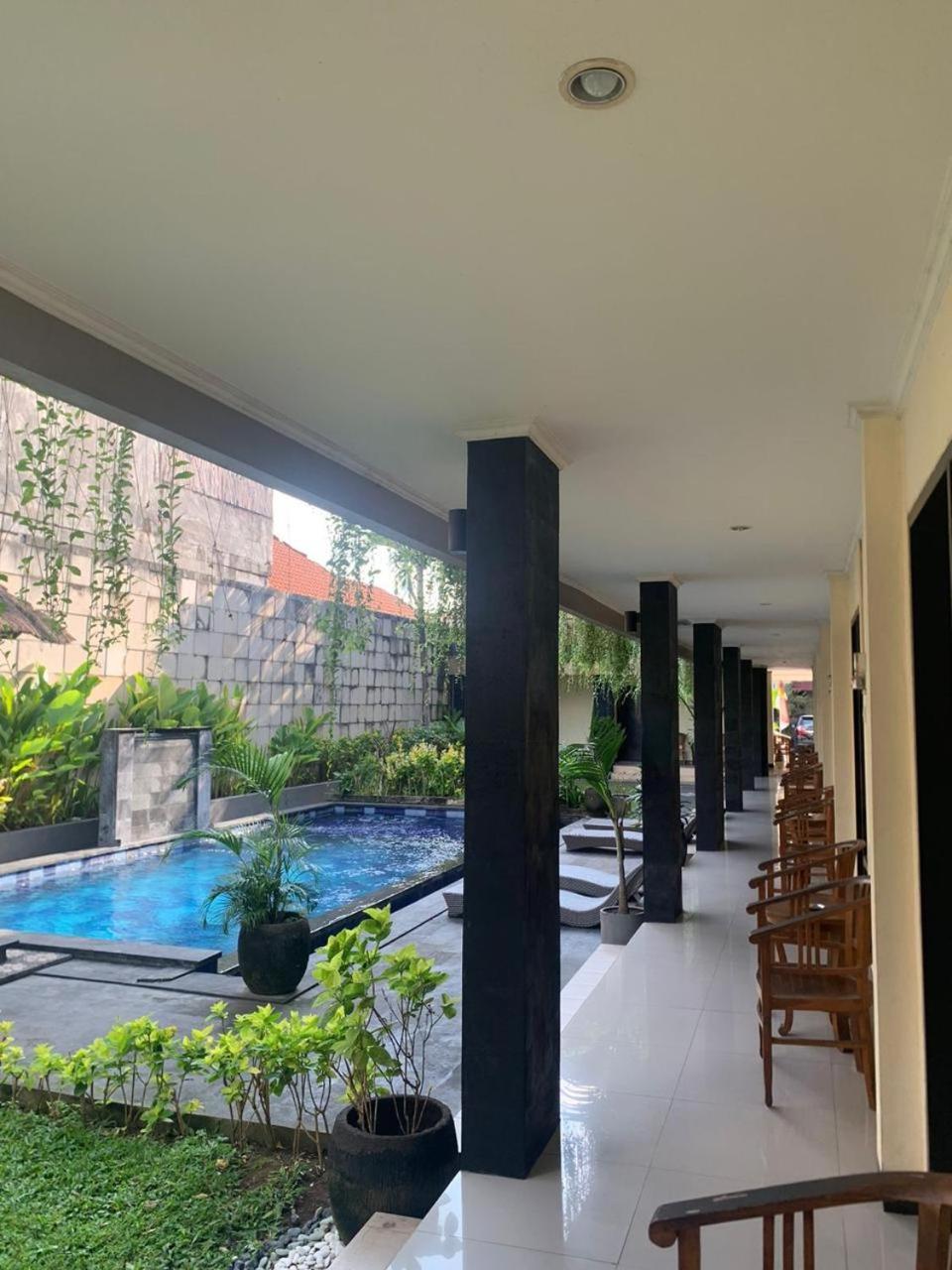 Mansu Hotel And Spa Legian 꾸따 외부 사진